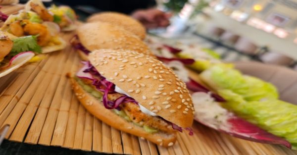 Chicken Taco Sandwich ساندويتش تاكو الدجاج